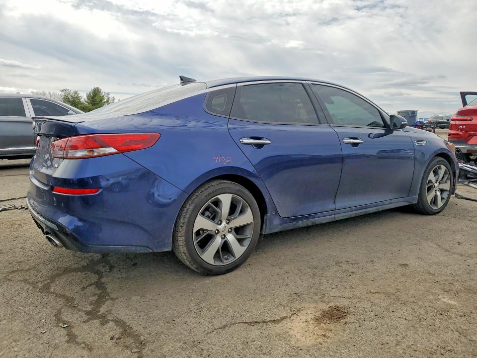 2019 Kia Optima VIN 5XXGT4L31KG368580 COPART salvage auction — SIDE, PA, sold $2,700 on 2026-07-17 (photo 3)