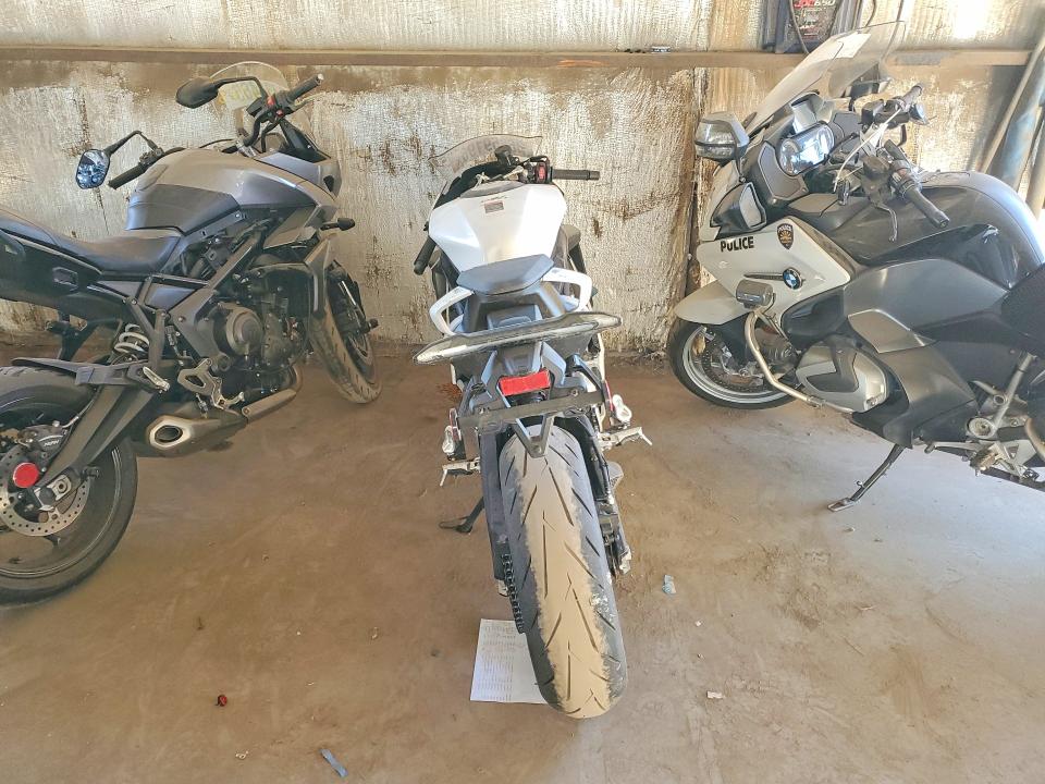 2026 Cf moto 675ss VIN LCEPEVLP8T6001758 COPART salvage auction — FRONT END, ID - SALVAGE CERTIFICATE OF TITLE, sold $1,600 on 2026-07-09 (photo 4)