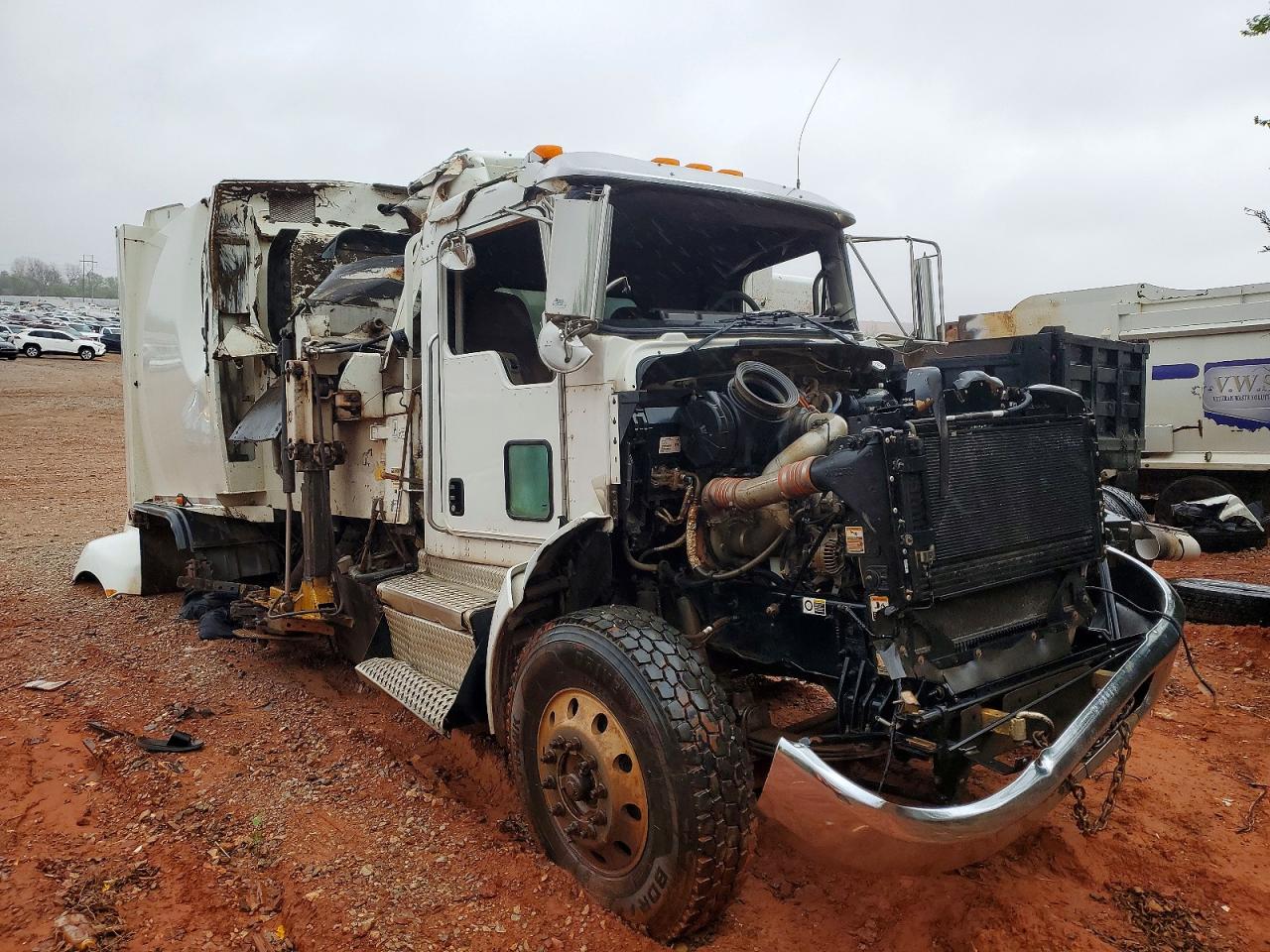 2019 Kenworth T370 VIN 2NKHHJ7X8KM358830 COPART salvage auction — All Over, OK - CERT OF TITLE-SALVAGE, sold $2,850 on 2026-06-26 (photo 1)