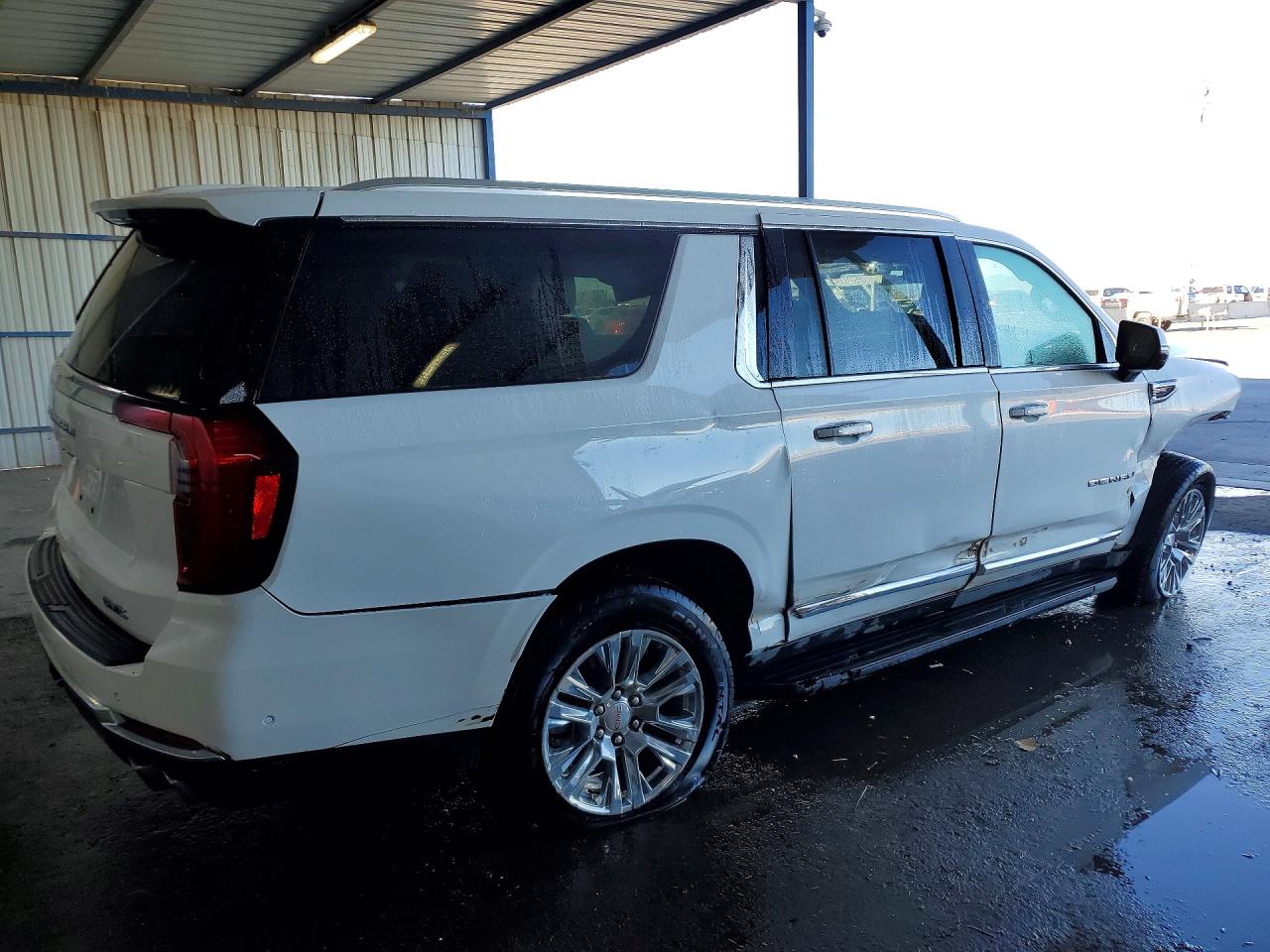 2025 Gmc Yukon xl VIN 1GKS2JRL1SR377882 COPART salvage auction — Front End, CO - SALVAGE TITLE, sold $29,500 on 2026-07-27 (photo 3)