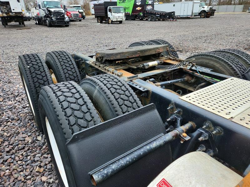 2019 International Lt VIN 3HSDZTZR3KN074329 COPART salvage auction — NORMAL WEAR, In - Certificate Of Title (P), sold $4,600 on 2026-07-07 (photo 9)