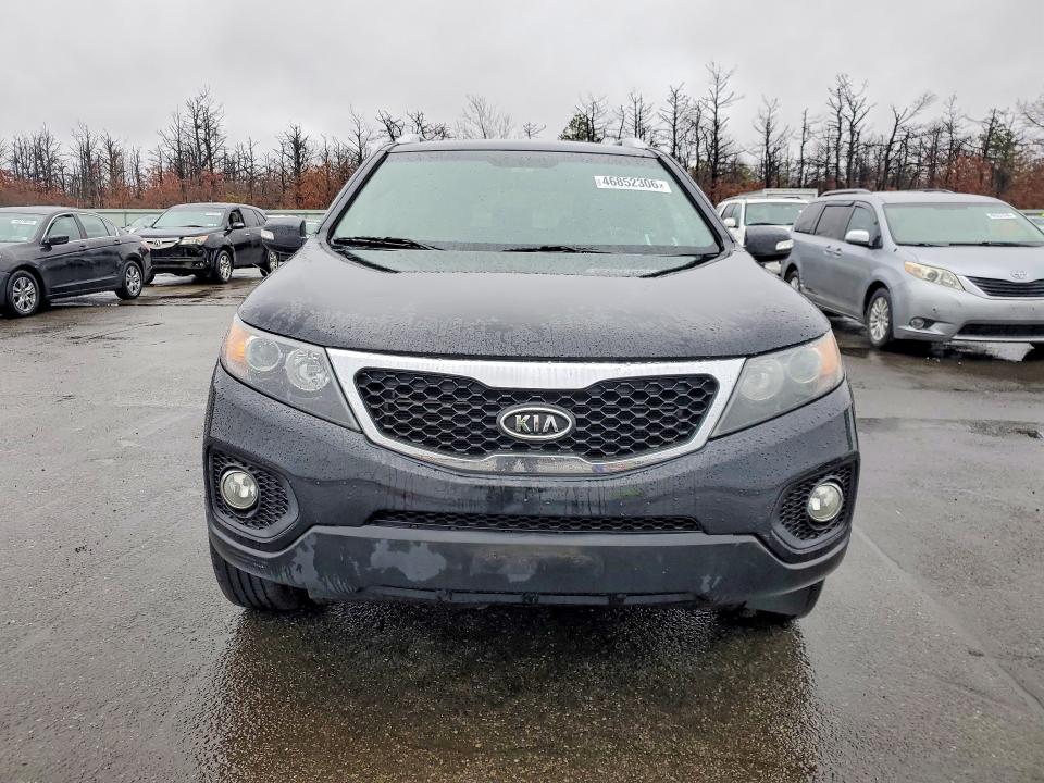 2013 Kia Sorento VIN 5XYKT4A69DG398951 COPART salvage auction — MINOR DENT/SCRATCHES, Ny - Cert Of Title W/Unsatisfd Lien, sold $775 on 2026-07-29 (photo 5)