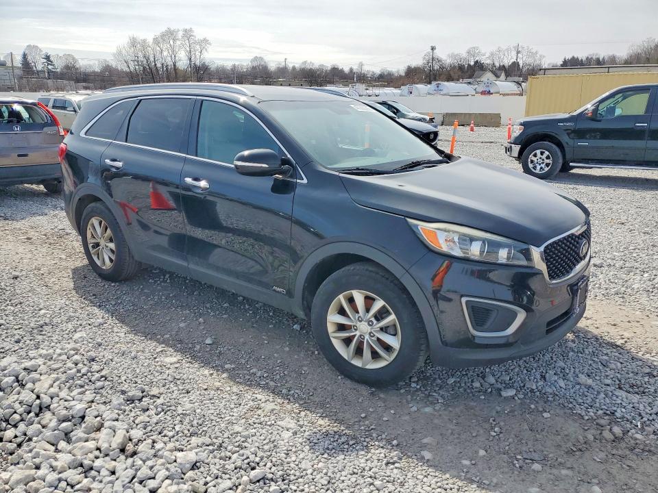 2017 Kia Sorento VIN 5XYPGDA38HG263093 COPART salvage auction — FRONT END, Oh - Cert Of Title-Flood History, sold $2,500 on 2026-07-28 (photo 4)