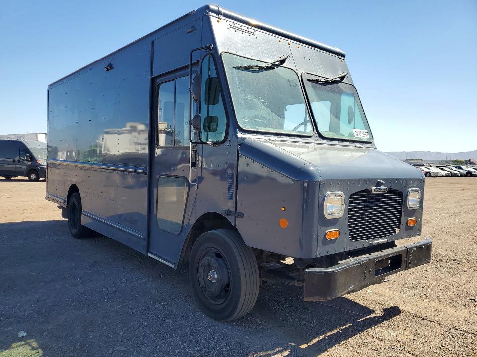 2020 Freightliner Mt45 VIN 4UZAC2EA8LCMK2959 COPART salvage auction — MINOR DENT/SCRATCHES, AZ - CERTIFICATE OF TITLE, sold $17,900 on 2026-09-29 (photo 4)
