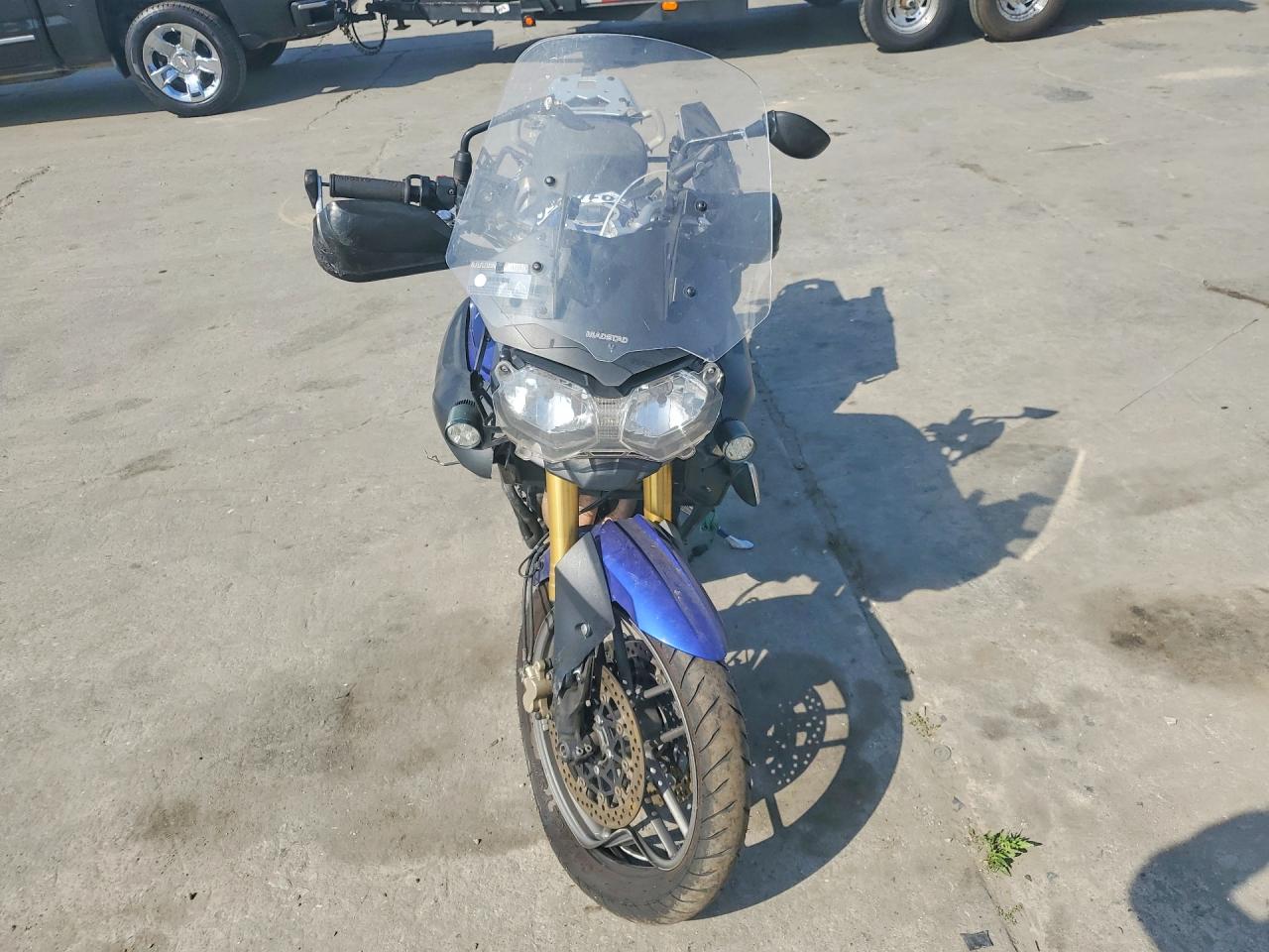 2013 Triumph Motorcycle TIGER VIN SMTE05BF5DT577214 COPART salvage auction — Side, CA - SALVAGE CERTIFICATE, sold $425 on 2026-09-17 (photo 2)