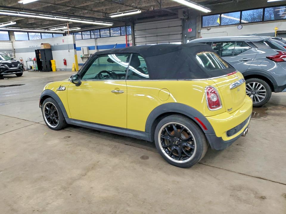 2010 Mini Cooper VIN WMWMS3C57ATY50869 COPART salvage auction — MECHANICAL, Il - Certificate Of Title, sold $550 on 2026-07-06 (photo 2)