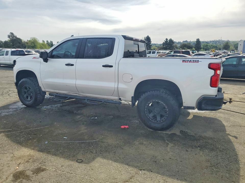 2021 Chevrolet Silverado 1500 VIN 1GCPYFED3MZ308299 COPART salvage auction — MINOR DENT/SCRATCHES, CA - CERTIFICATE OF TITLE, sold $25,500 on 2026-07-02 (photo 2)