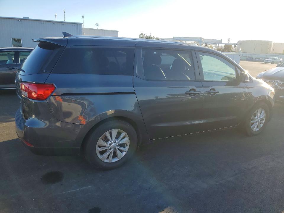 2017 Kia SEDONA VIN KNDMB5C1XH6244163 COPART salvage auction — MINOR DENT/SCRATCHES, Salvage Title, sold $1,150 on 2026-07-27 (photo 3)