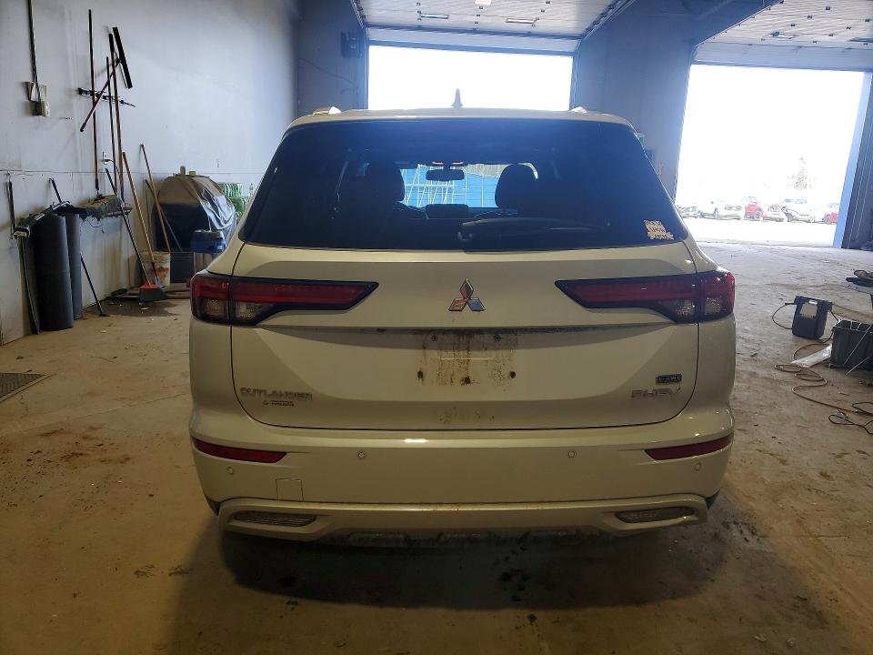 2025 Mitsubishi Outlander VIN JA4T5VA95SZ601034 COPART salvage auction — FRONT END, Pe - Salvage Title, sold $21,300 on 2026-07-23 (photo 6)