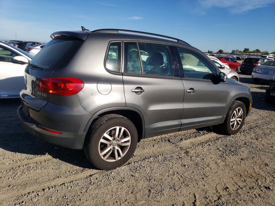 2015 Volkswagen Tiguan VIN WVGAV7AX8FW597183 COPART salvage auction — NORMAL WEAR, Ca - Dis/Dlr/Exp Only Clean Title, sold $600 on 2026-07-21 (photo 3)