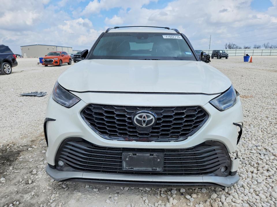 2021 Toyota Highlander VIN 5TDLZRAH1MS049612 COPART salvage auction — SIDE, TX - SALVAGE VEHICLE TITLE, sold $5,800 on 2026-07-23 (photo 5)