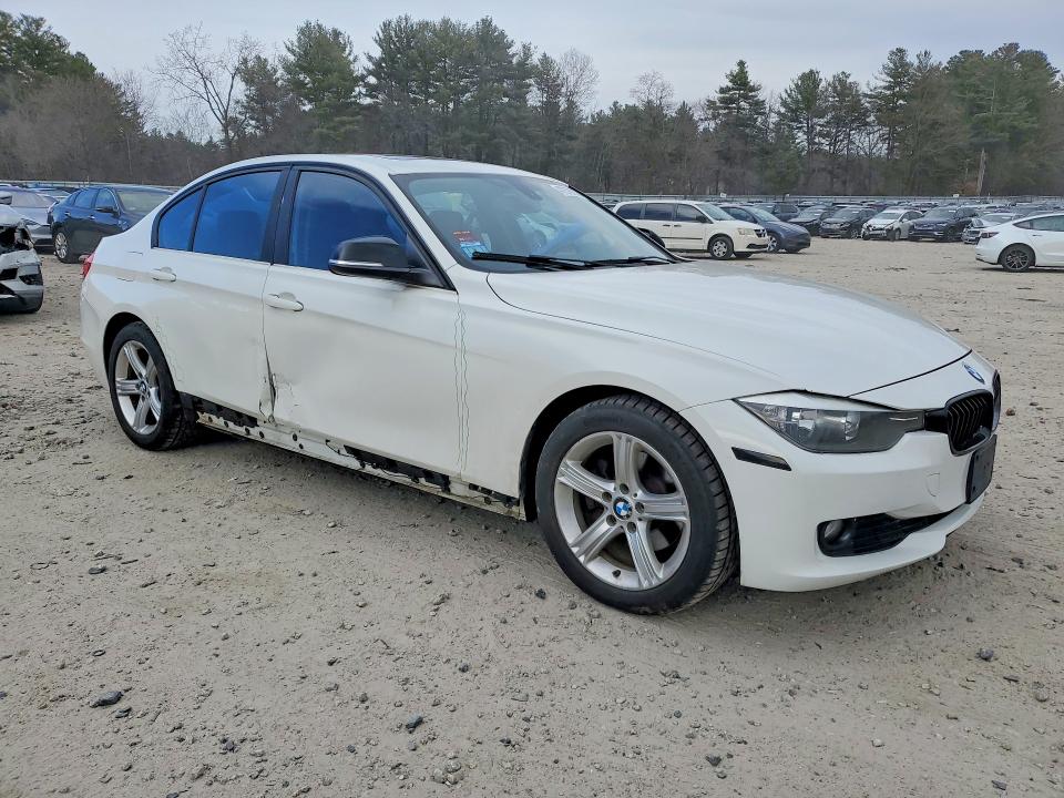 2015 BMW 3er VIN WBA3C3G54FNS76035 COPART salvage auction — SIDE, Id - Salvage Certificate Of Title, sold $2,900 on 2026-07-16 (photo 4)