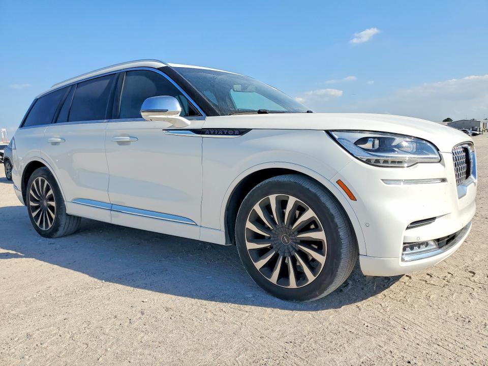 2020 Lincoln Aviator VIN 5LMYJ9YY7LGL15526 COPART salvage auction — WATER/FLOOD, Fl - Cert Of Title-Flood & Rebuilt, sold $28,000 on 2026-07-07 (photo 4)