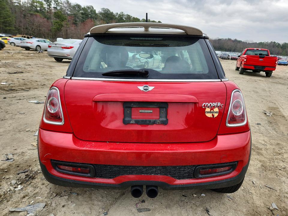 2011 Mini Cooper VIN WMWSV3C53BTY23121 COPART salvage auction — FRONT END, Md - Cert Of Salvage > 75% Damage, sold $325 on 2026-07-14 (photo 6)