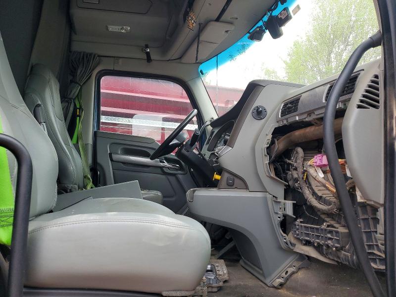 2019 Kenworth Construction VIN 1XKYDP9X9KJ237149 COPART salvage auction — MECHANICAL, OK - CERT OF TITLE-REPOSSESSION, sold $7,000 on 2026-07-14 (photo 5)