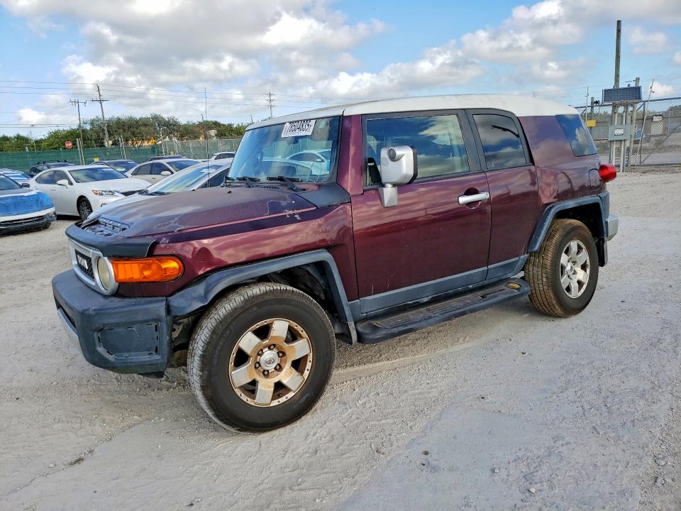 2007 Toyota Fj cruiser VIN JTEBU11FX70098708 COPART salvage auction — REAR END, FL - CERT OF TITLE SLVG REBUILDABLE, sold $3,300 on 2026-07-14 (photo 1)