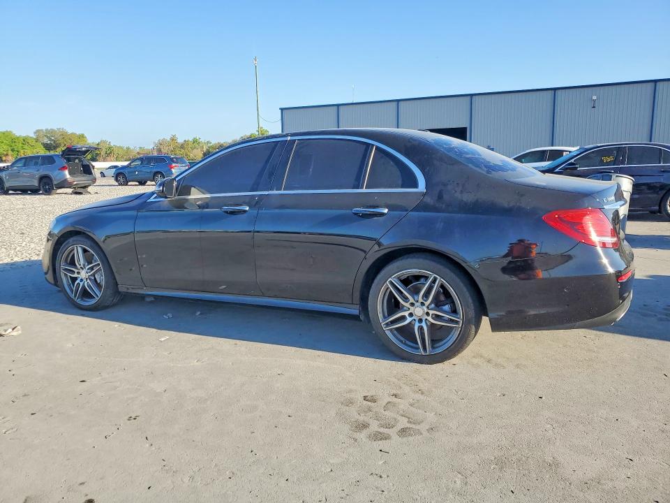 2017 Mercedes-benz E-class VIN WDDZF4JB4HA055978 COPART salvage auction — MINOR DENT/SCRATCHES, FL - CERTIFICATE OF TITLE, sold $7,000 on 2026-07-29 (photo 2)