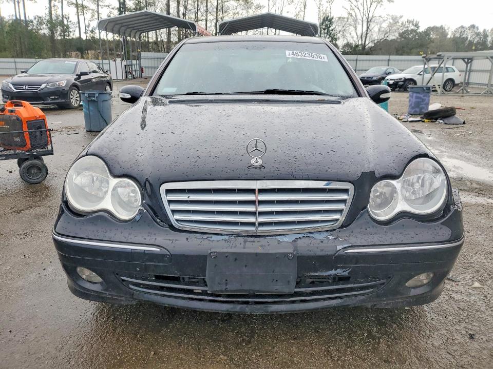 2005 Mercedes-benz C-klasse VIN WDBRF81J65F563150 COPART salvage auction — MINOR DENT/SCRATCHES, SC - CERT OF TITLE-SALVAGE, sold $300 on 2026-07-06 (photo 5)