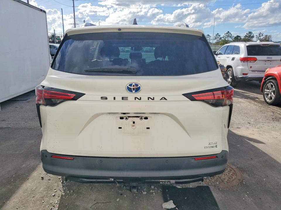 2021 Toyota Sienna VIN 5TDYRKEC4MS026577 COPART salvage auction — SIDE, Fl - Certificate Of Destruction, sold $13,700 on 2026-07-06 (photo 6)