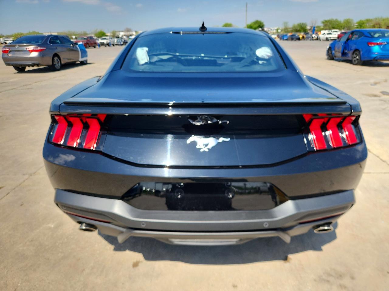 2025 Ford Mustang VIN 1FA6P8TH1S5121251 COPART salvage auction — Rollover, TX - CERTIFICATE OF TITLE, sold $6,400 on 2026-07-09 (photo 6)