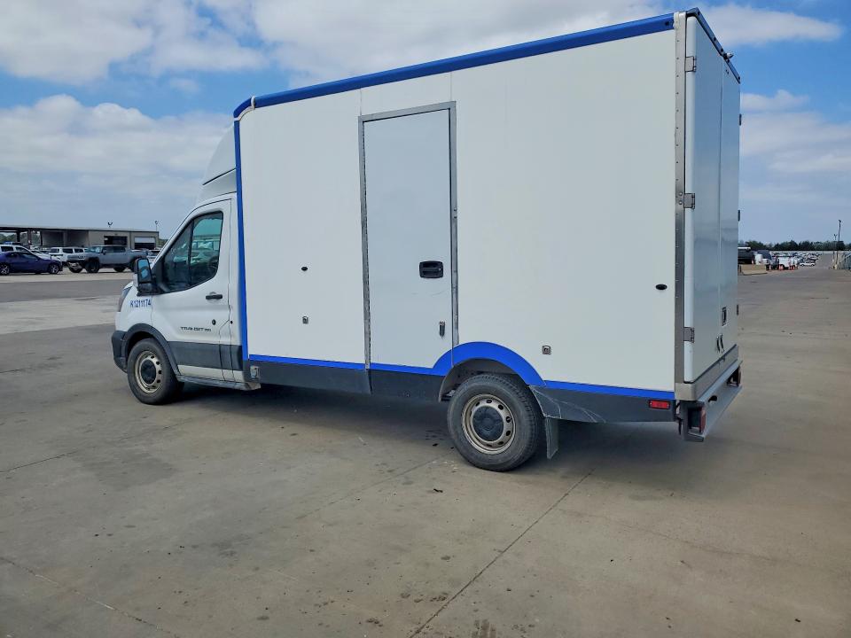 2021 Ford Transit VIN 1FDBW5Z82MKA93154 COPART salvage auction — NORMAL WEAR, Tx - Certificate Of Title, sold $10,000 on 2026-07-30 (photo 2)