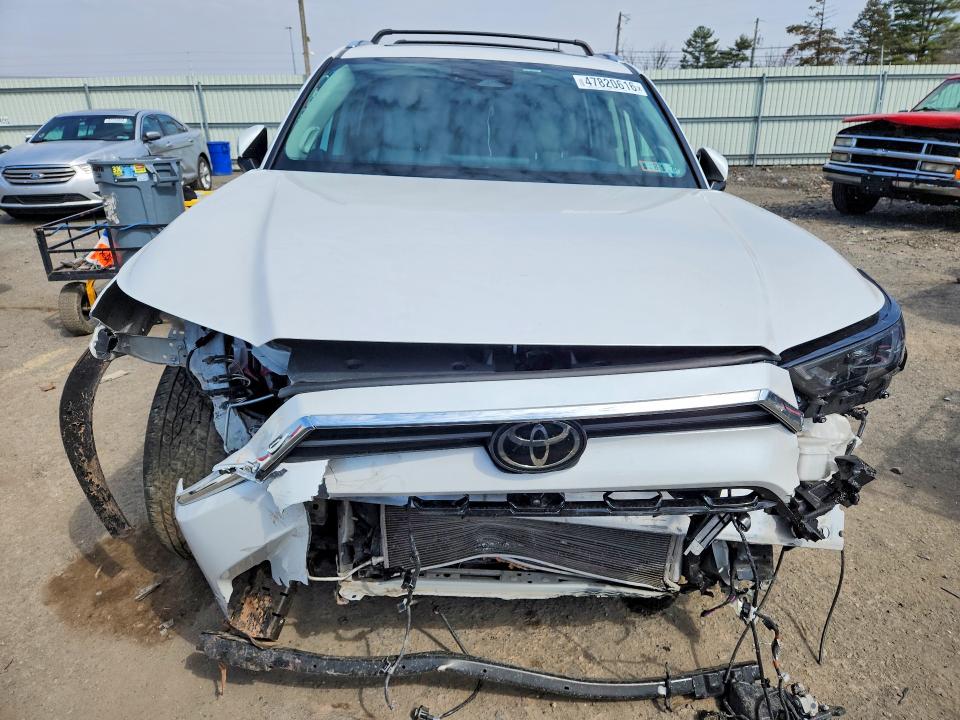 2024 Toyota Highlander VIN 5TDAAAB50RS037771 COPART salvage auction — FRONT END, PA, sold $5,700 on 2026-07-28 (photo 5)