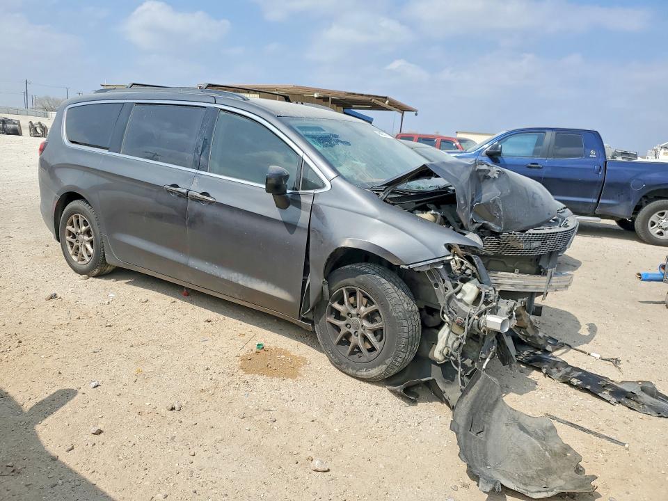 2017 Chrysler Pacifica VIN 2C4RC1DG2HR516731 COPART salvage auction — FRONT END, Tx - Salvage Vehicle Title, sold $1,050 on 2026-07-09 (photo 4)