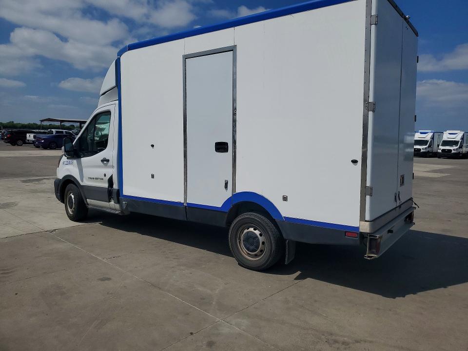 2022 Ford Transit VIN 1FDBW5Z81NKA01663 COPART salvage auction — NORMAL WEAR, Tx - Certificate Of Title, sold $15,000 on 2026-07-30 (photo 2)