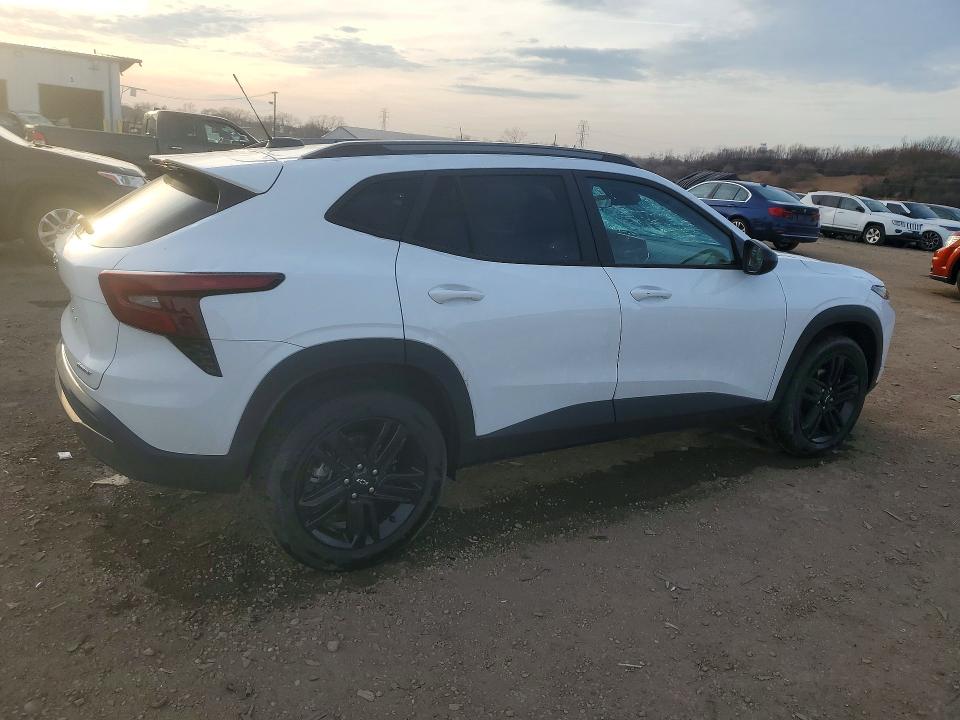 2025 Chevrolet Trax VIN KL77LKEP9SC162781 COPART salvage auction — HAIL, Il - Salvage Certificate, sold $5,700 on 2026-07-03 (photo 3)