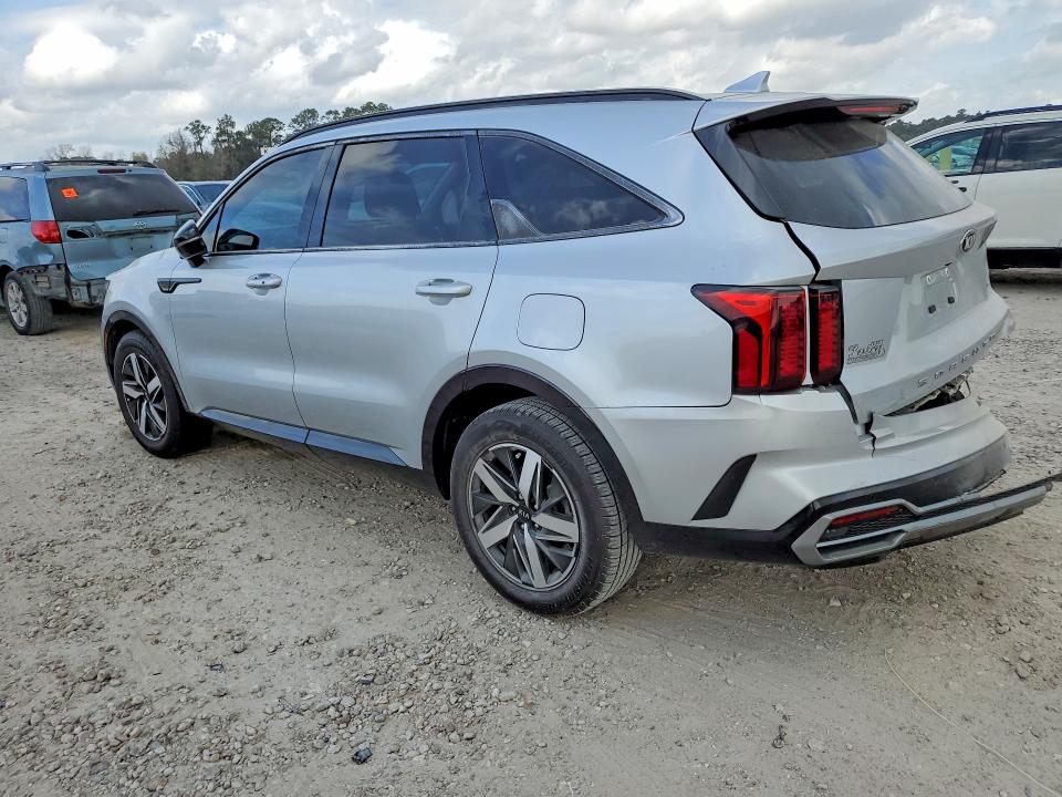 2021 Kia Sorento VIN 5XYRL4LC0MG041546 COPART salvage auction — REAR END, Salvage Title, sold $7,400 on 2026-07-10 (photo 2)