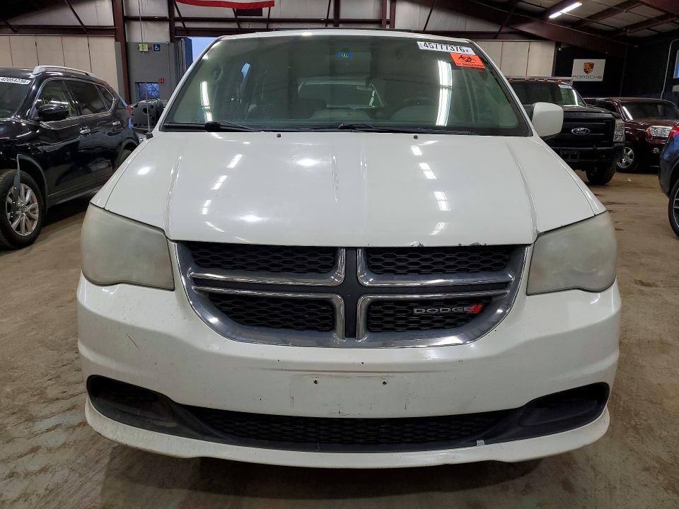 2013 Dodge Grand caravan VIN 2C4RDGCG7DR683713 COPART salvage auction — MINOR DENT/SCRATCHES, Vt - Certificate Of Title, sold $500 on 2026-07-09 (photo 5)