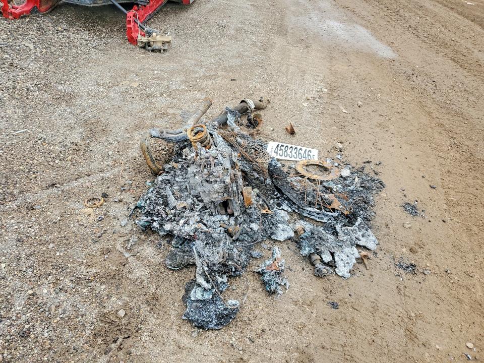 2003 Honda Crf VIN JH2PE05363M105066 COPART salvage auction — BURN, Mi - Dealer Only Clean Title, sold $15 on 2026-07-22 (photo 2)