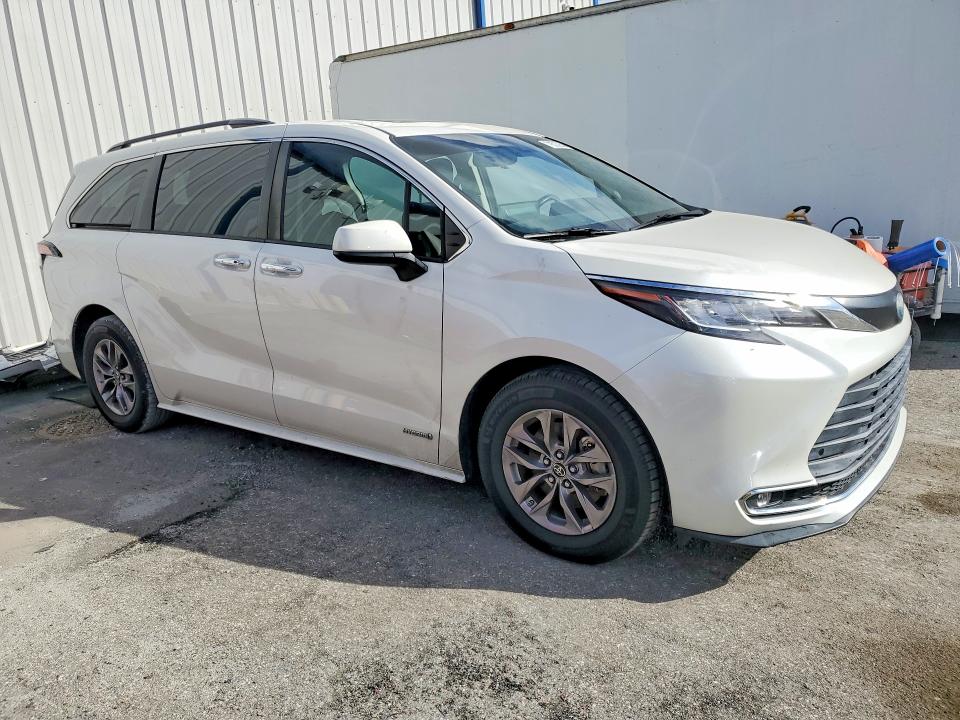 2021 Toyota Sienna VIN 5TDYRKEC4MS026577 COPART salvage auction — SIDE, Fl - Certificate Of Destruction, sold $13,700 on 2026-07-06 (photo 4)