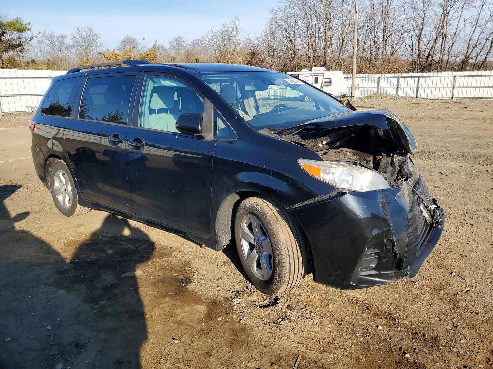 2018 Toyota Sienna VIN 5TDKZ3DC9JS933480 COPART salvage auction — FRONT END, Id - Salvage Certificate Of Title, sold $3,150 on 2026-07-06 (photo 4)