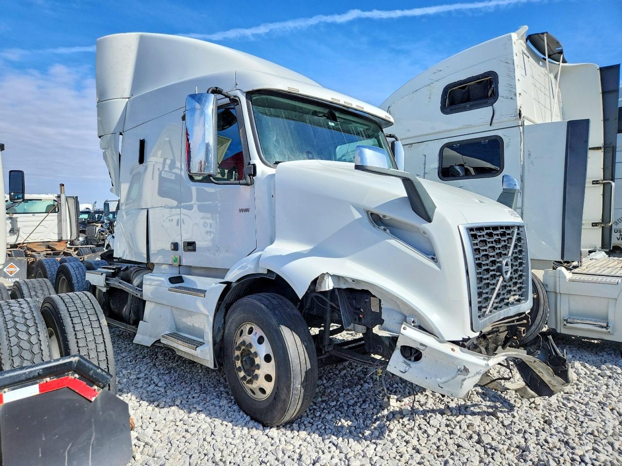 2021 Volv Vnr VIN 4V4WC9EH6MN600328 COPART salvage auction — Side, NE - CERT OF TITLE-SALVAGE, sold $4,550 on 2026-07-02 (photo 1)