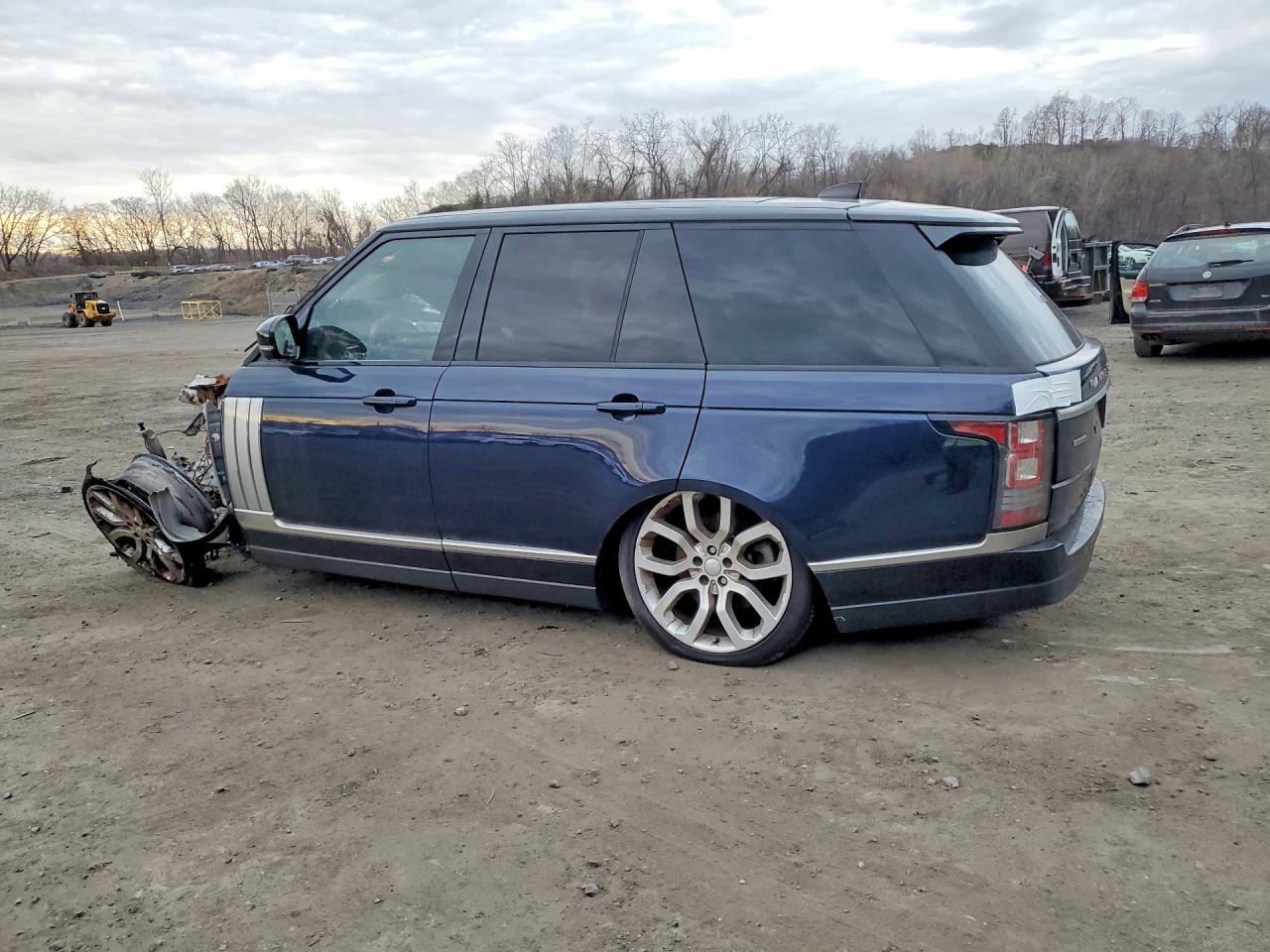 2017 Land rover RANGE ROVER VIN SALGS2FE2HA329417 COPART salvage auction — Burn, NJ - CERT OF TITLE-SALVAGE, sold $700 on 2026-08-13 (photo 2)
