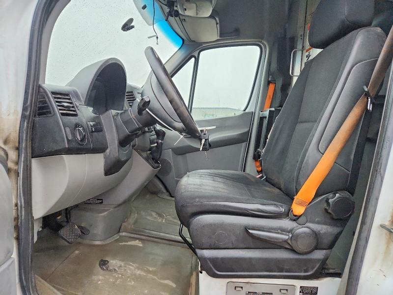 2014 Mercedes-benz Sprinter VIN WD3PE8DE2E5900729 COPART salvage auction — MINOR DENT/SCRATCHES, Mi - Dealer Only Clean Title (P), sold $2,500 on 2026-07-09 (photo 7)