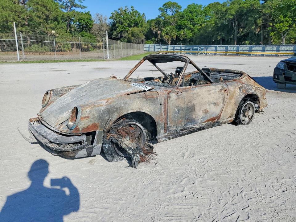 1983 Porsche 911cs VIN WP0ZZZ91ZDS151510 COPART salvage auction — BURN, FL - CERTIFICATE OF DESTRUCTION, sold $3,050 on 2026-07-15 (photo 1)