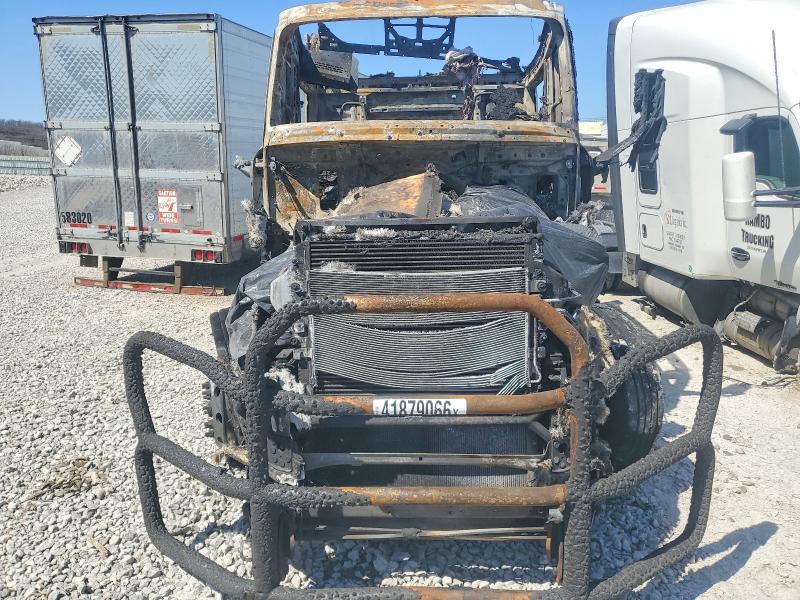 2026 Volvo Vnl VIN 4V4BC9EHXTN699281 COPART salvage auction — BURN, Ok - Certificate Of Title-Junked, sold $100 on 2026-08-26 (photo 9)