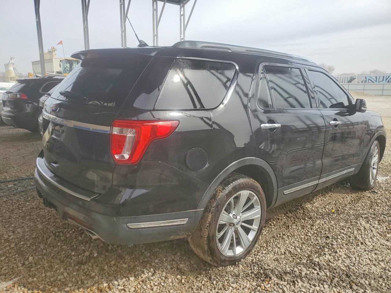2019 Ford Explorer VIN 1FM5K7F85KGA16139 COPART salvage auction — Normal Wear, MO - CERT OF TITLE-REPOSSESSED, sold $2,350 on 2026-07-02 (photo 3)