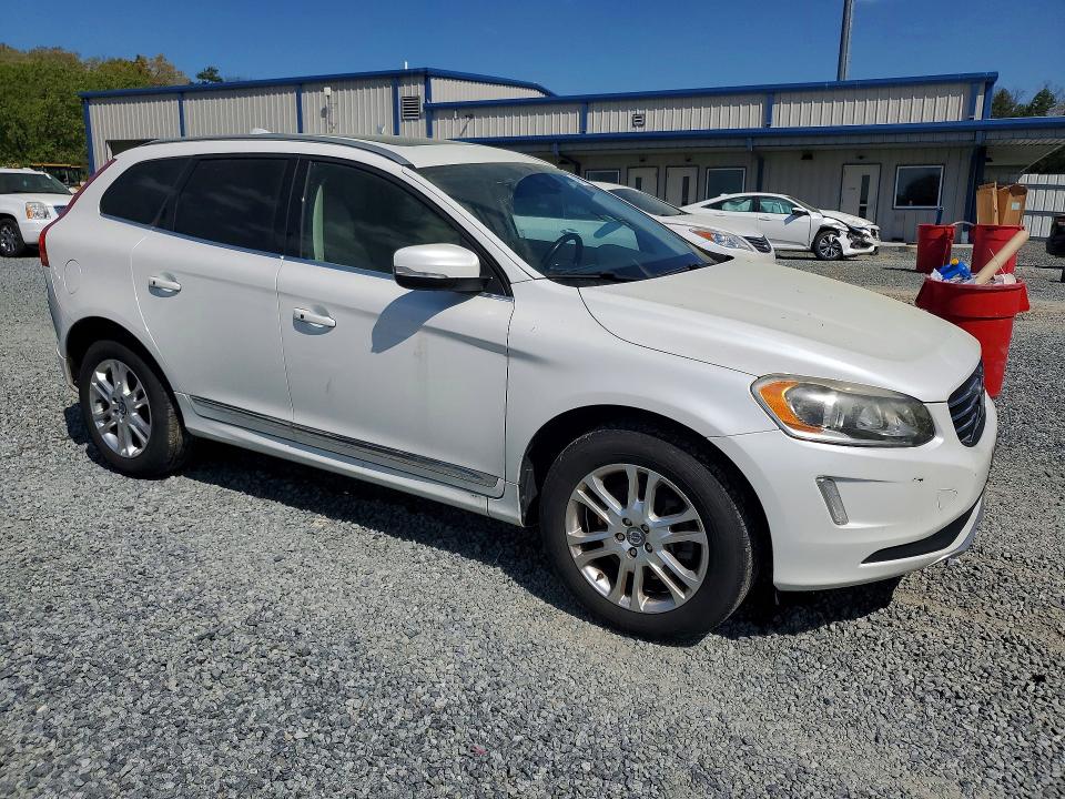 2015 Volvo Xc60 VIN YV440MDB9F2602183 COPART salvage auction — MECHANICAL, Nc - Dealer Only Clean Title, sold $850 on 2026-08-20 (photo 4)