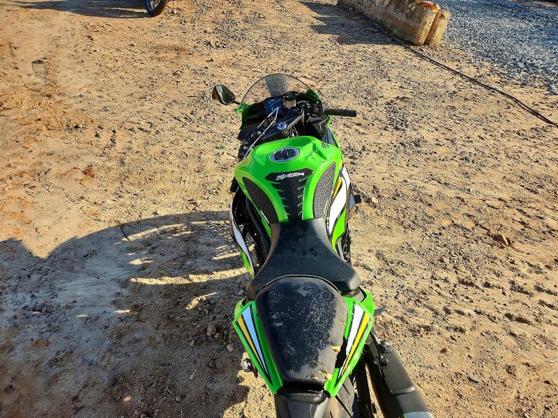 2025 Kawasaki Zx VIN JKBZXJK15SA009164 COPART salvage auction — SIDE, Salvage Title, sold $1,200 on 2026-07-30 (photo 6)