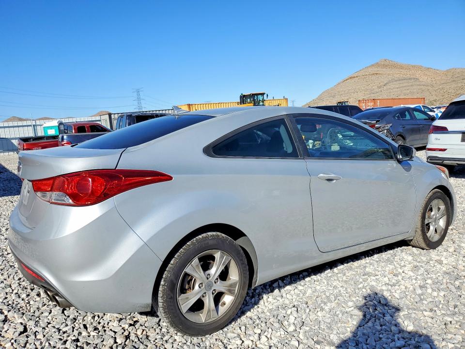 2013 Hyundai Elantra VIN KMHDH6AE1DU007430 COPART salvage auction — MINOR DENT/SCRATCHES, Nv - Certificate Of Title, sold $800 on 2026-07-29 (photo 3)