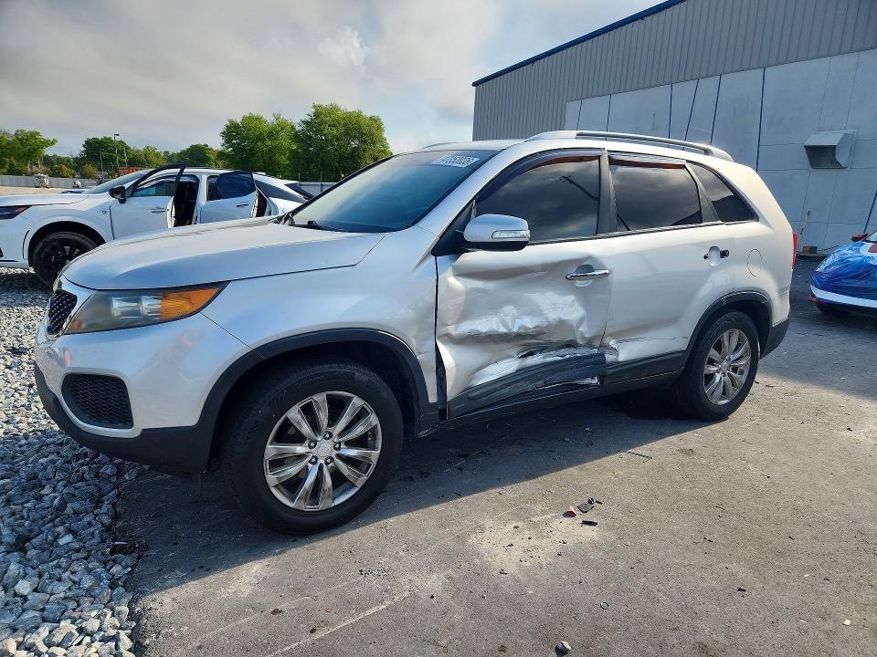 2011 Kia Sorento VIN 5XYKT4A28BG095654 COPART salvage auction — SIDE, Fl - Cert Of Title Slvg Rebuildable, sold $15 on 2026-07-29 (photo 1)