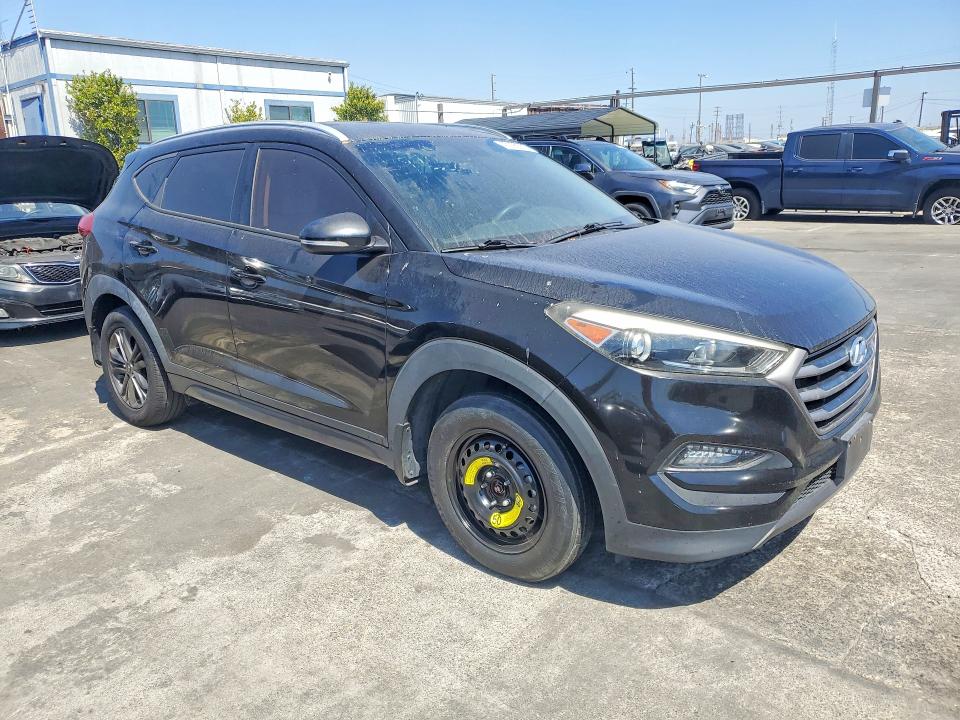2016 Hyundai Tucson VIN KM8J33A24GU047706 COPART salvage auction — VANDALISM, CA - SALVAGE CERTIFICATE, sold $3,700 on 2026-08-02 (photo 4)
