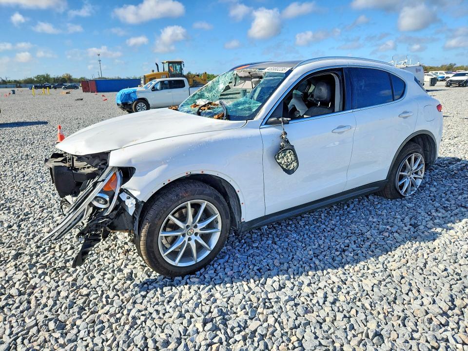 2019 Alfa romeo VIN ZASPAKBN9K7C43811 COPART salvage auction — FRONT END, Salvage Title, sold $200 on 2026-07-24 (photo 1)