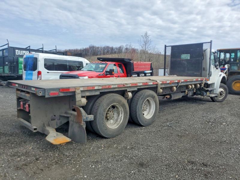 2017 Freigliner VIN 1FVHCYCY1HHJB2247 COPART salvage auction — UNDERCARRIAGE, WV - SALVAGE CERTIFICATE, sold $1,100 on 2026-07-09 (photo 4)