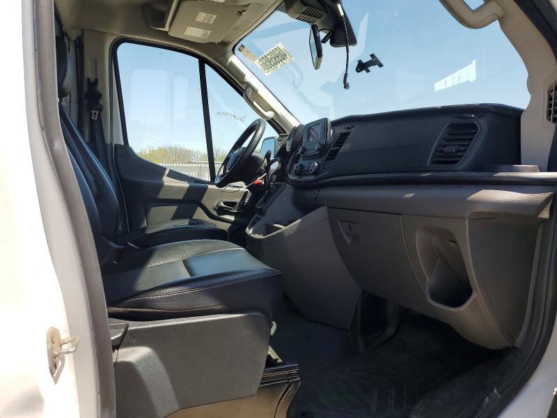 2022 Ford Transit VIN 1FDBW5Z83NKA39850 COPART salvage auction — NORMAL WEAR, Tx - Certificate Of Title, sold $17,000 on 2026-07-30 (photo 5)