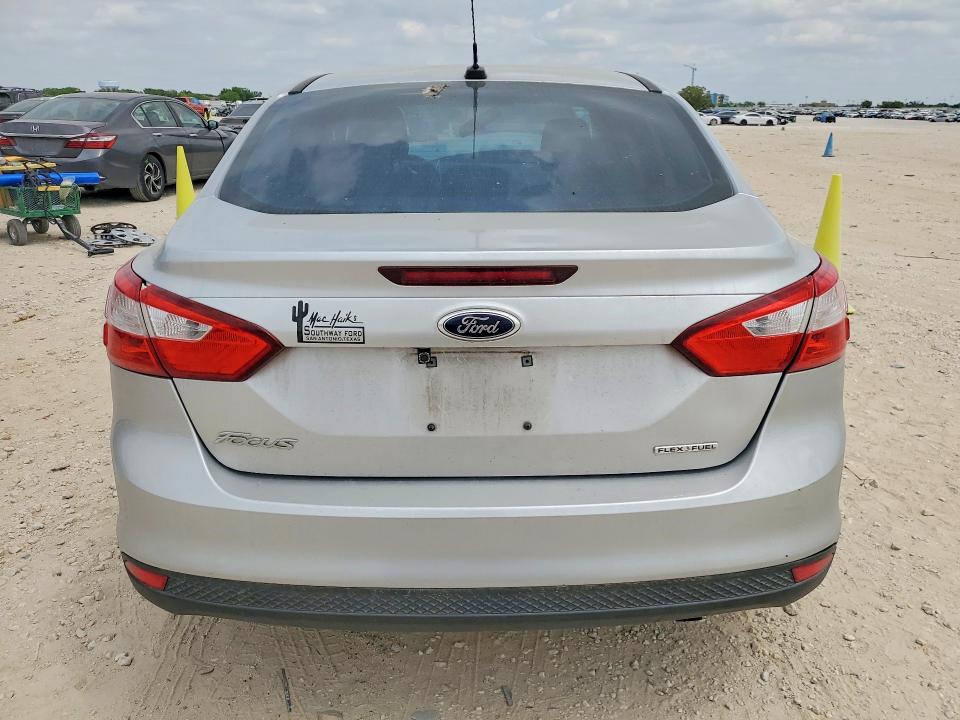 2014 Ford Focus VIN 1FADP3E26EL440227 COPART salvage auction — FRONT END, Tx - Salvage Vehicle Title, sold $450 on 2026-07-02 (photo 6)