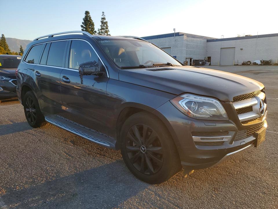 2016 Mercedes-benz GL VIN 4JGDF6EE7GA665985 COPART salvage auction — MINOR DENT/SCRATCHES, Ca - Dis/Dlr/Exp Only Clean Title, sold $3,400 on 2026-07-02 (photo 4)